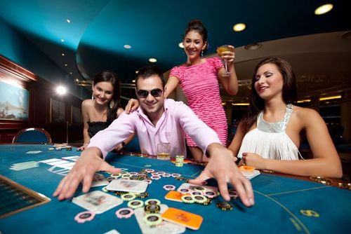 online game such as ludo king icon